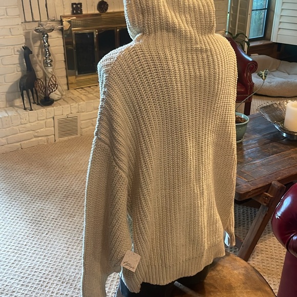 Free People sweater - Picture 5 of 6